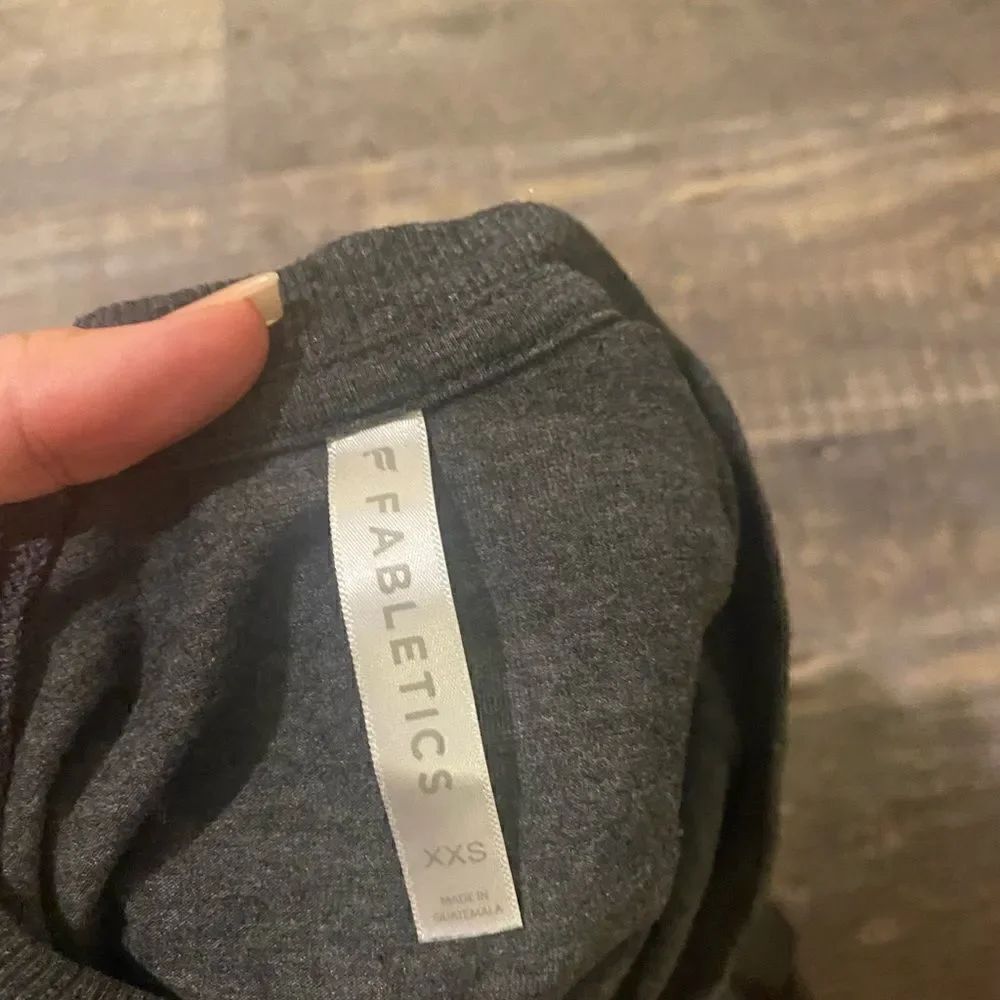 [fabletics] bea crop top EUC - Picture 3 of 6